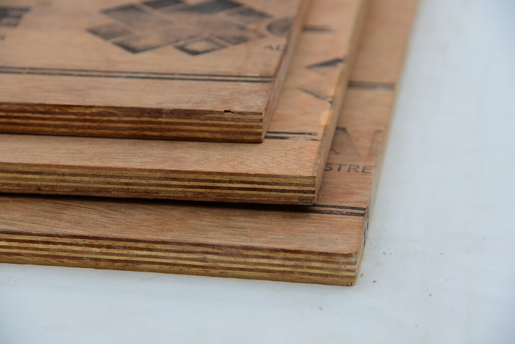 Calibre Prime MR 100% Hardwood IS 303 Grade Plywood (8x4, 16MM)